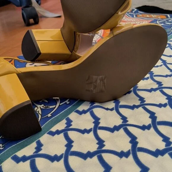 Sandals - Picture 3 of 5